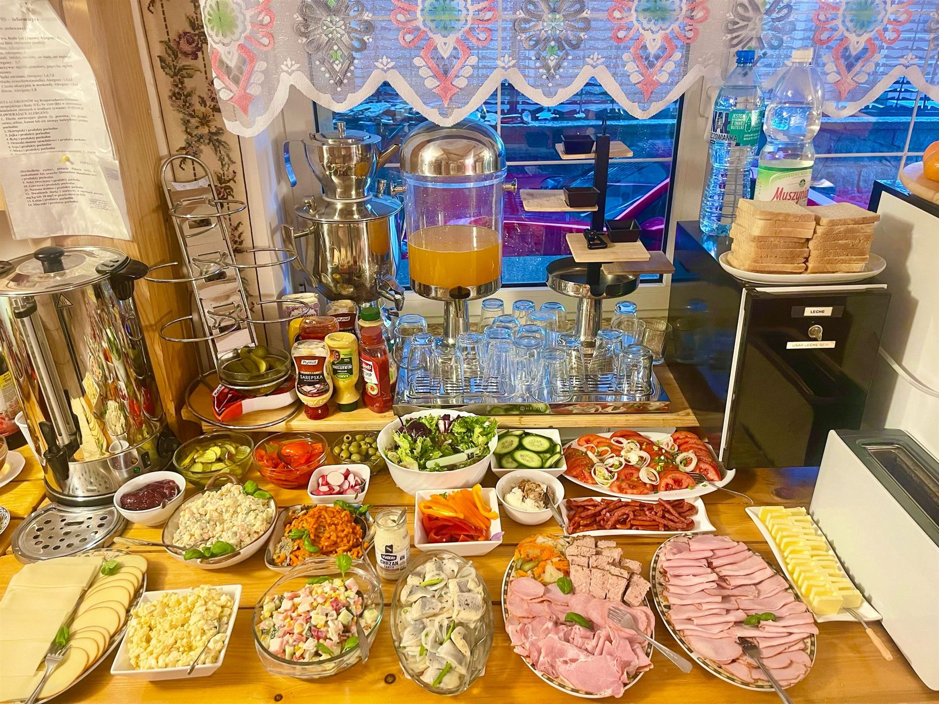 Śniadanie w formie bufetu