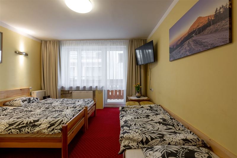 Pokój 3-osobowy z łazienką i balkonem – zdjęcie 4