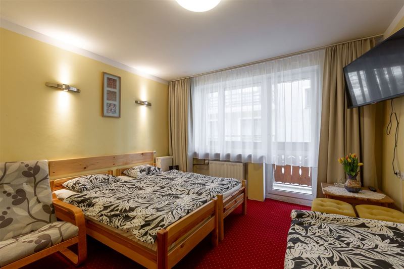 Pokój 3-osobowy z łazienką i balkonem – zdjęcie 10